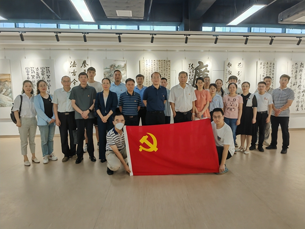 淮糧集團(tuán)、市糧食和物資儲備局聯(lián)合開展“弘揚清風(fēng)正氣、傳承廉潔文化”書法美術(shù)作品展參觀活動